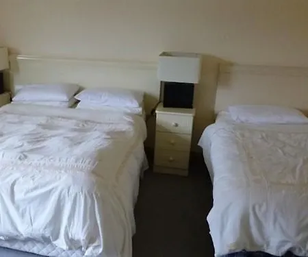 Acton Lodge Guesthouse Bed & Breakfast 3*