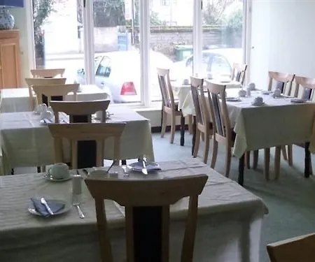 Bed and breakfast Acton 3*